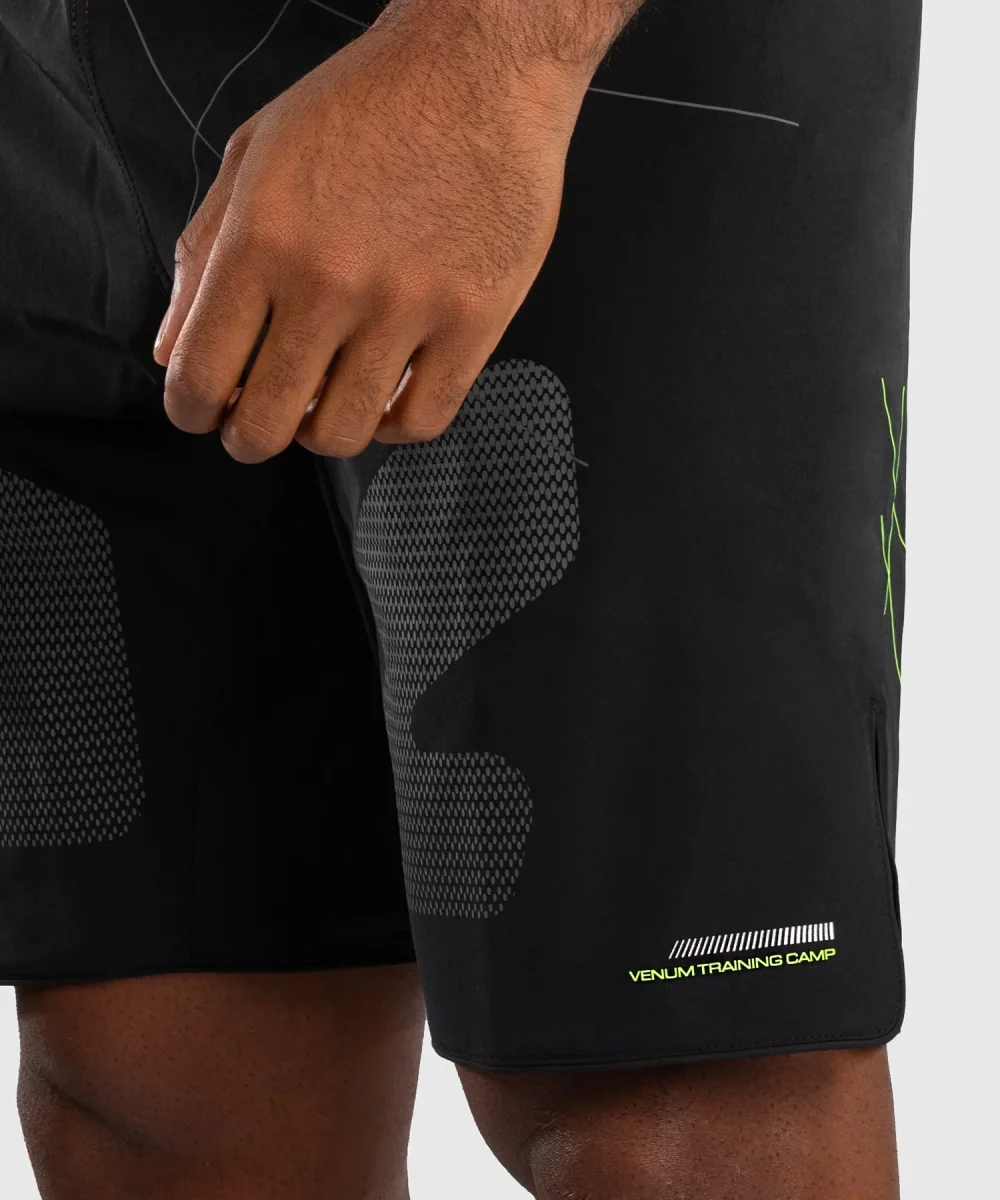 FIGHTSHORT VENUM TRAINING CAMP 4.0 - NOIR/VERT FLUO – Image 3