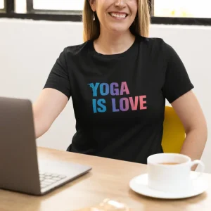 T-shirt ajsuté - femme - yoga is love