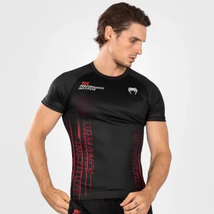 RASHGUARD VENUM UFC VENUM PERFORMANCE INSTITUTE 2.0 MANCHES COURTES - NOIR/ROUGE