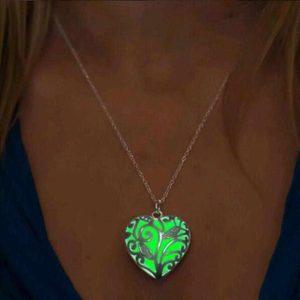 Collier Pendentif Coeur Lumineux
